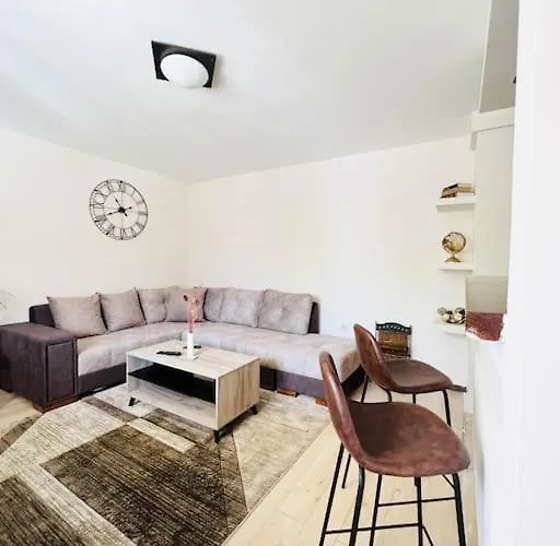 Family Condo Near The Airport And The Beach