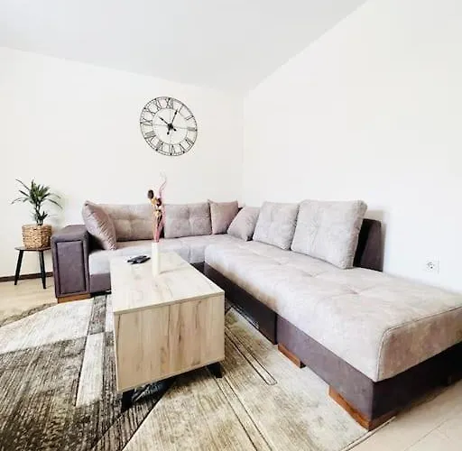 Family Condo Near The Airport And The Beach