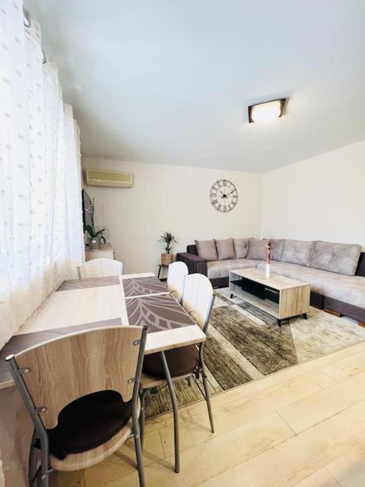 Apartment Family Near The Airport And The